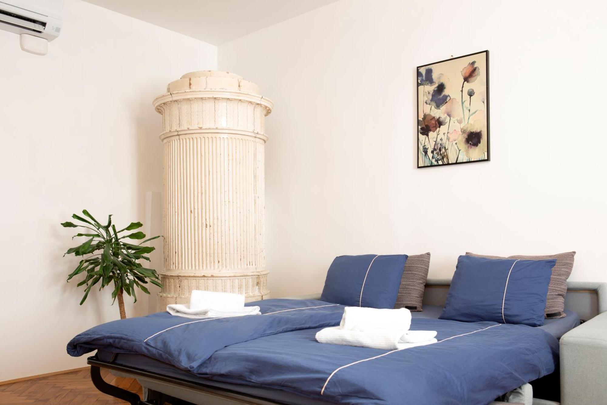 Codelli Deluxe City Centre Apartments Ljubljana Room photo
